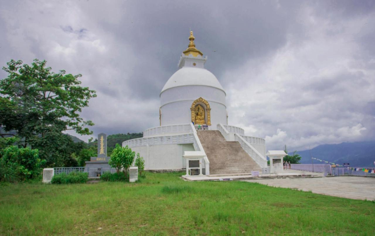 Hotel Lakeside Pvt. Ltd. Pokhara Buitenkant foto