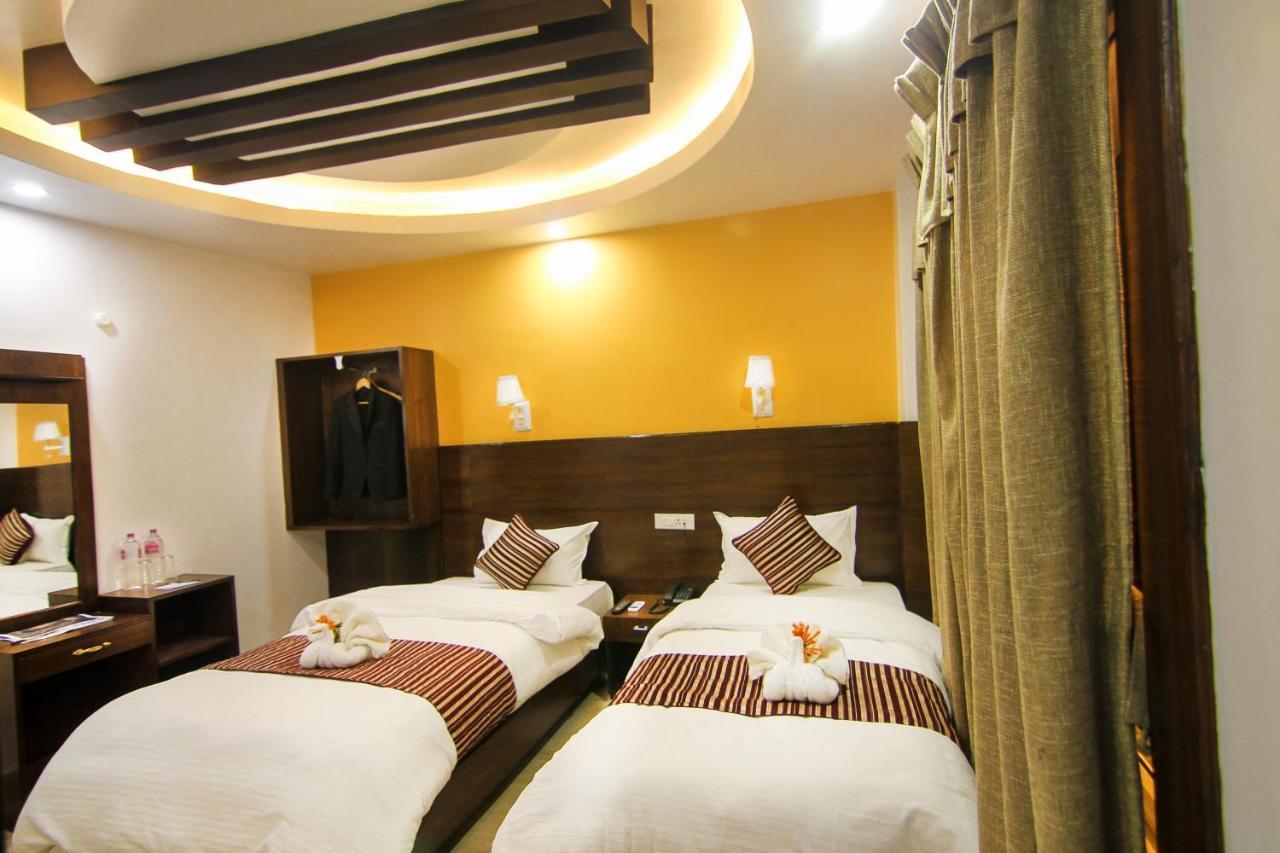 Hotel Lakeside Pvt. Ltd. Pokhara Buitenkant foto