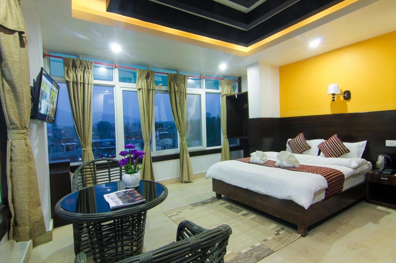 Hotel Lakeside Pvt. Ltd. Pokhara Buitenkant foto