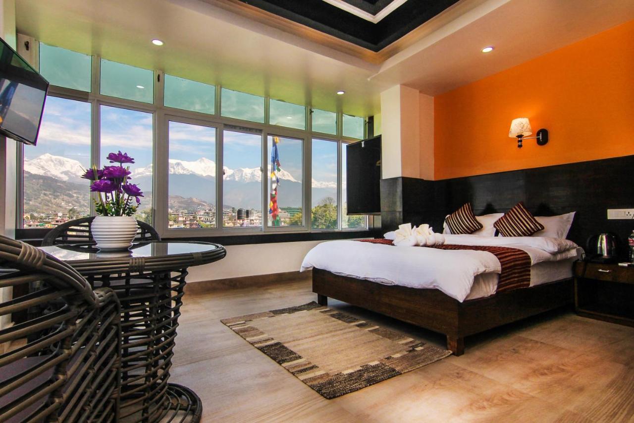 Hotel Lakeside Pvt. Ltd. Pokhara Buitenkant foto