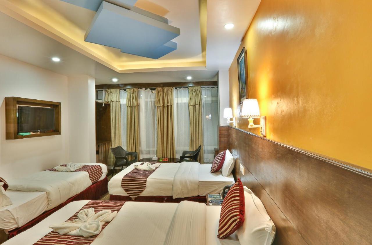 Hotel Lakeside Pvt. Ltd. Pokhara Buitenkant foto