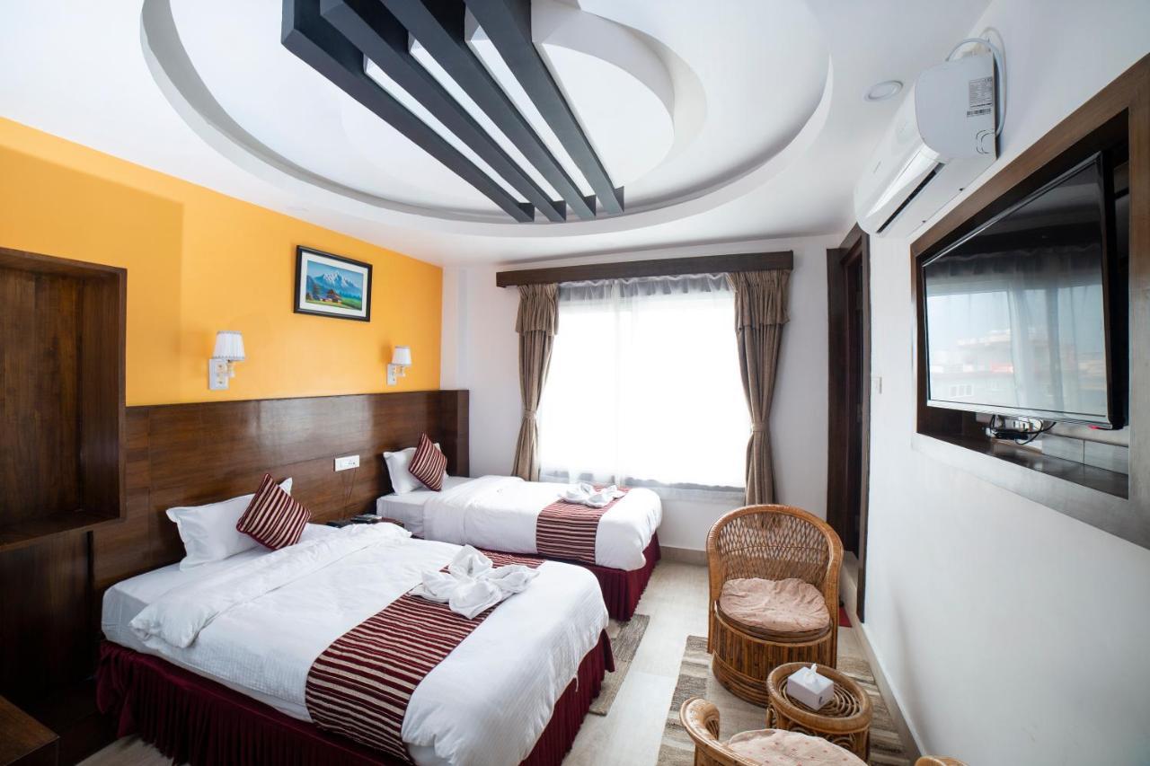 Hotel Lakeside Pvt. Ltd. Pokhara Buitenkant foto