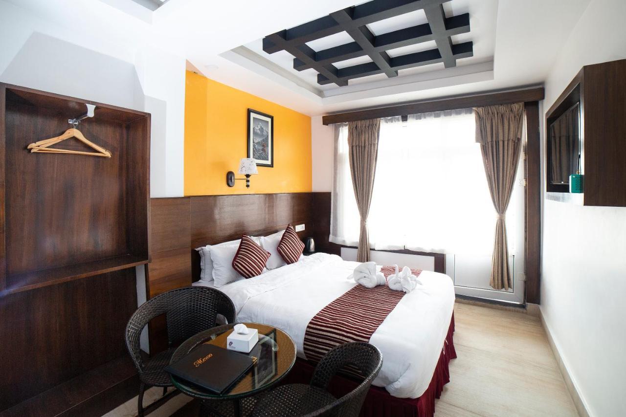 Hotel Lakeside Pvt. Ltd. Pokhara Buitenkant foto