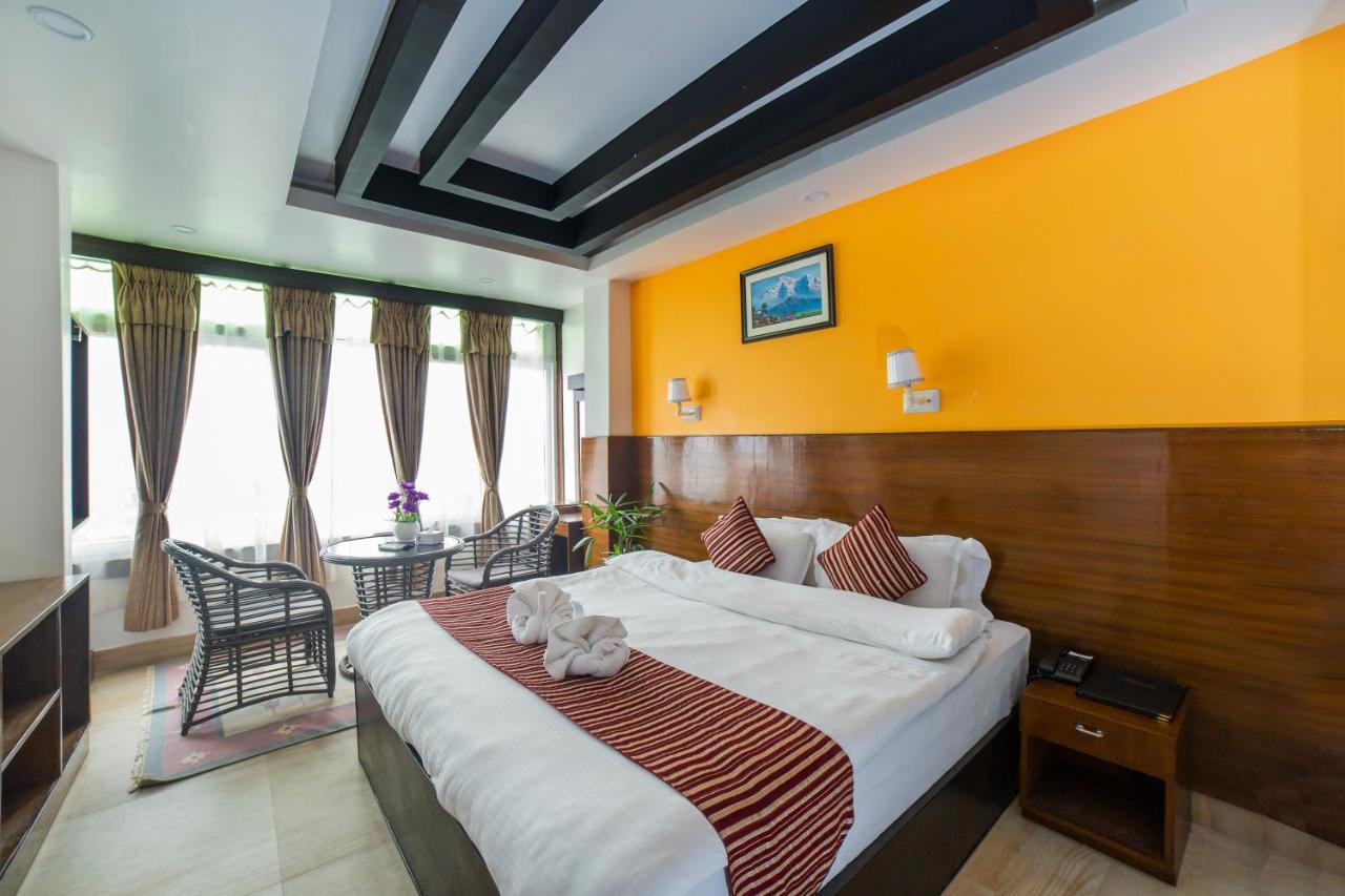 Hotel Lakeside Pvt. Ltd. Pokhara Buitenkant foto